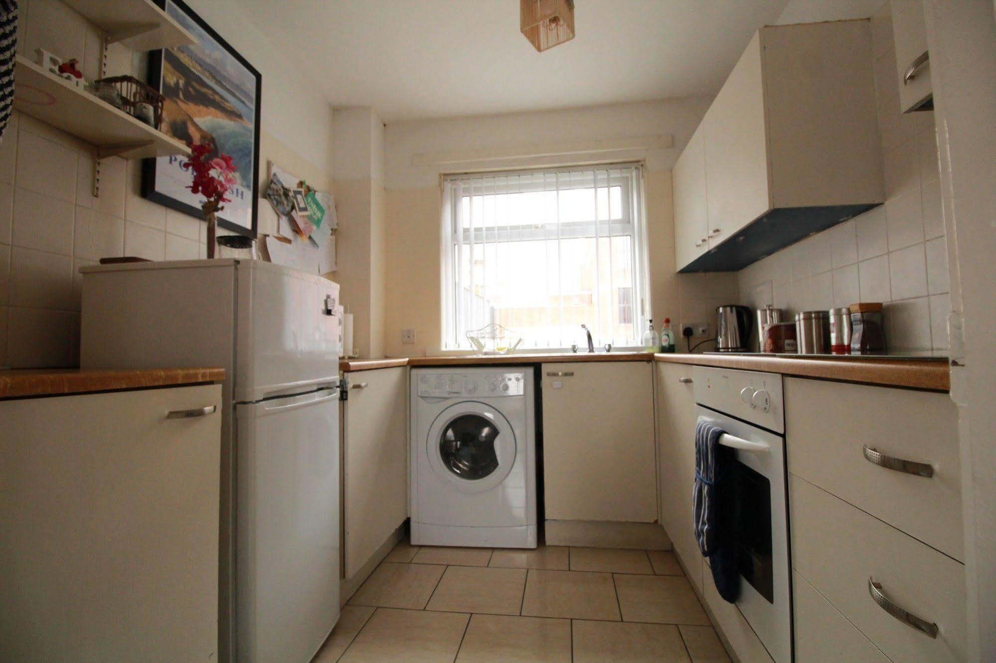 Perfect Central City Location - Parking - 3 Beds - 2 Bedrooms Belfast Exterior foto