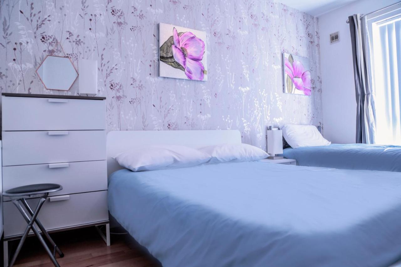 Perfect Central City Location - Parking - 3 Beds - 2 Bedrooms Belfast Exterior foto