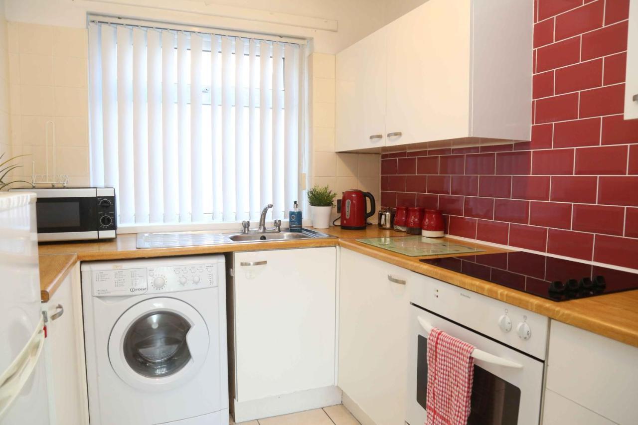 Perfect Central City Location - Parking - 3 Beds - 2 Bedrooms Belfast Exterior foto